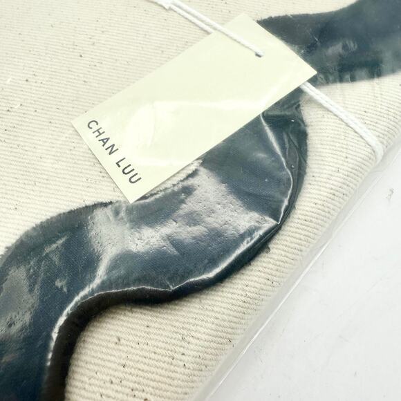 Chan Luu 14x72" Cotton Table Runner Black Scalloped Detail – NEW - Picture 5 of 6